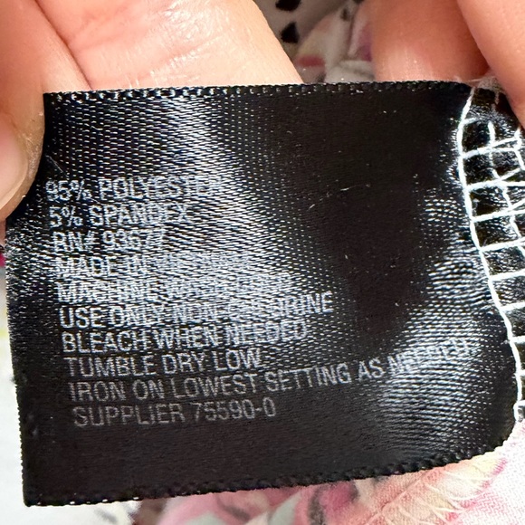 🏀Worthington Pink Geometric Short Sleeve Blouse - Picture 3 of 6